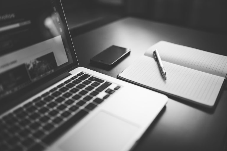 How to Build an Online Income Stream Using Social Media Apps (2025 Guide)